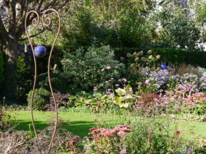 Blick zur mittleren rechten Gartenseite, Eulengarten, Martina Krause, Braunschweig