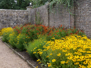 Ausgangsbereich Mauergarten, Wakehurst, West Sussex