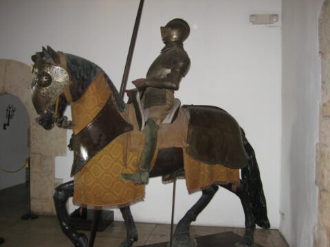 Schau-Rüstung im Regierungspalast von Diego Kolumbus