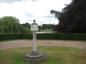 West Court, Historische Auffahrt zum Herrenhaus von Packwood House
