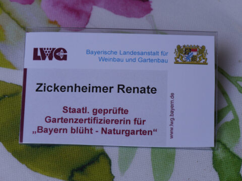 Geschafft, die Prüfung zur Gartenzertifiziererin für "Bayern blüht - Naturgarten" ist bestanden. 