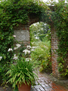Eingang in den Weißen Garten von Sissinghurst