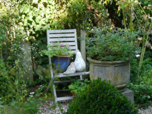 Sitzplätze in Adas Garten