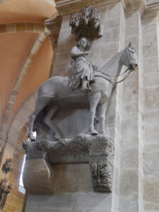 Der berühmte Bamberger Reiter im Dom zu Bamberg