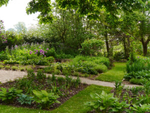 Im Garten des Künstlers Gerd Kanz