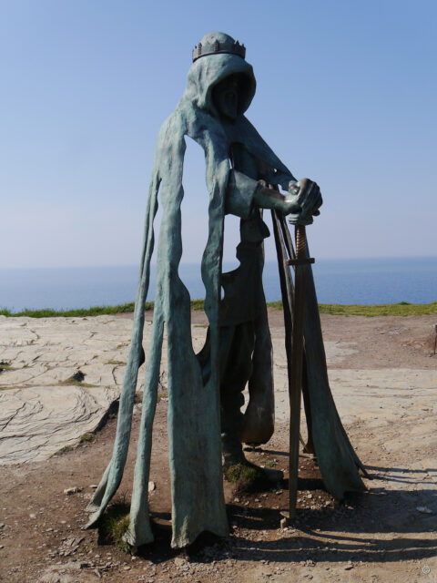 Je nach Tageszeit wirkt dieses Bronzedenkmal von König Artus mal mystisch, mal majestätisch