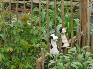 Eingang zum Kräutergarten, die kleine Gärtnerei im Grünen Haus