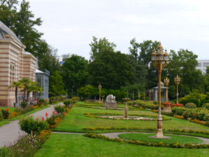 Broderiegarten vor dem Maurischen Landhaus im Maurischen Garten der Wilhelma Stuttgart
