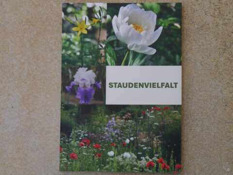 Cover zum Buch "Staudenvielfalt" der GdS, Autorenkollektiv